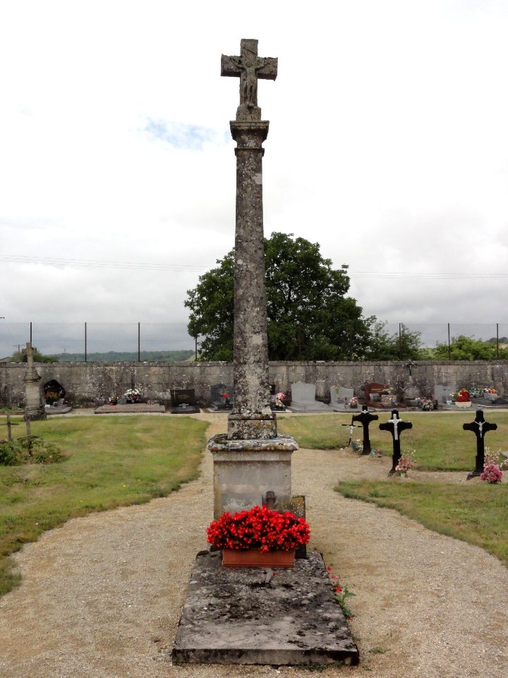 Méligny-le-Grand (Meuse) croix du cimetière