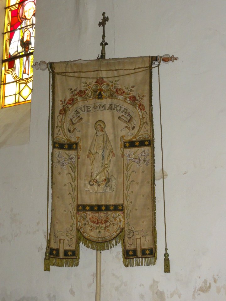 Méligny-le-Petit (Meuse) Église de l'Invention-de-Saint-Etienne, bannière de procession