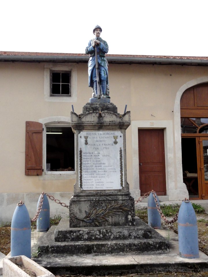 Ménil-la-Horgne (Meuse) monument aux morts