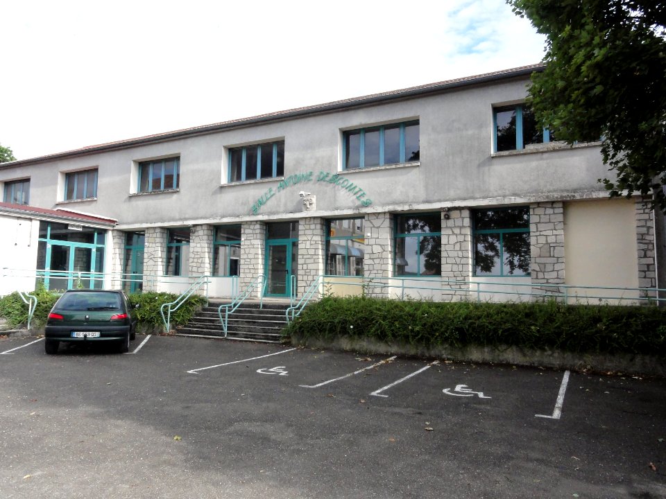 Ménil-la-Horgne (Meuse) salle des fêtes Antoine Descomtes