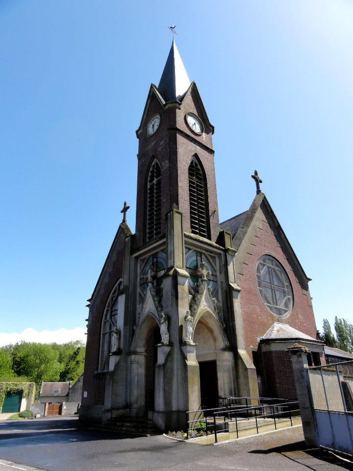 Mézières-sur-Oise (Aisne) église Saint-Pierre et Saint-Paul