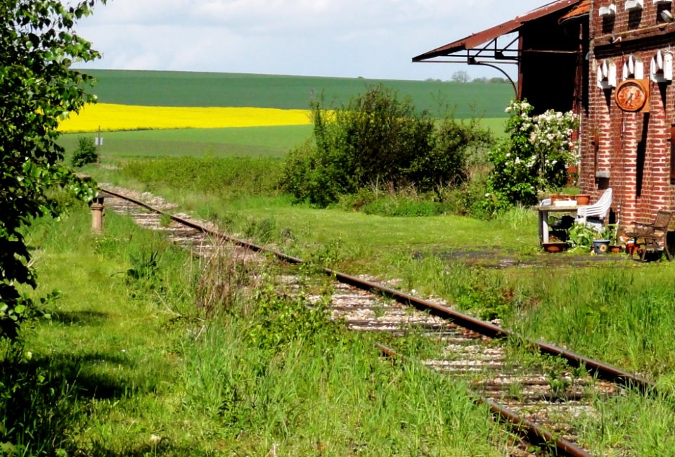 Mézières-sur-Oise (Aisne) ancienne gare, detail
