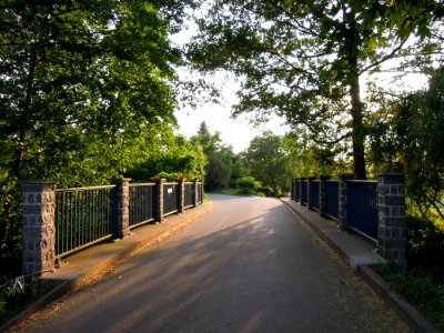 Mühlbrücke über die Kleine Pleiße in Markkleeberg im Mai 2018