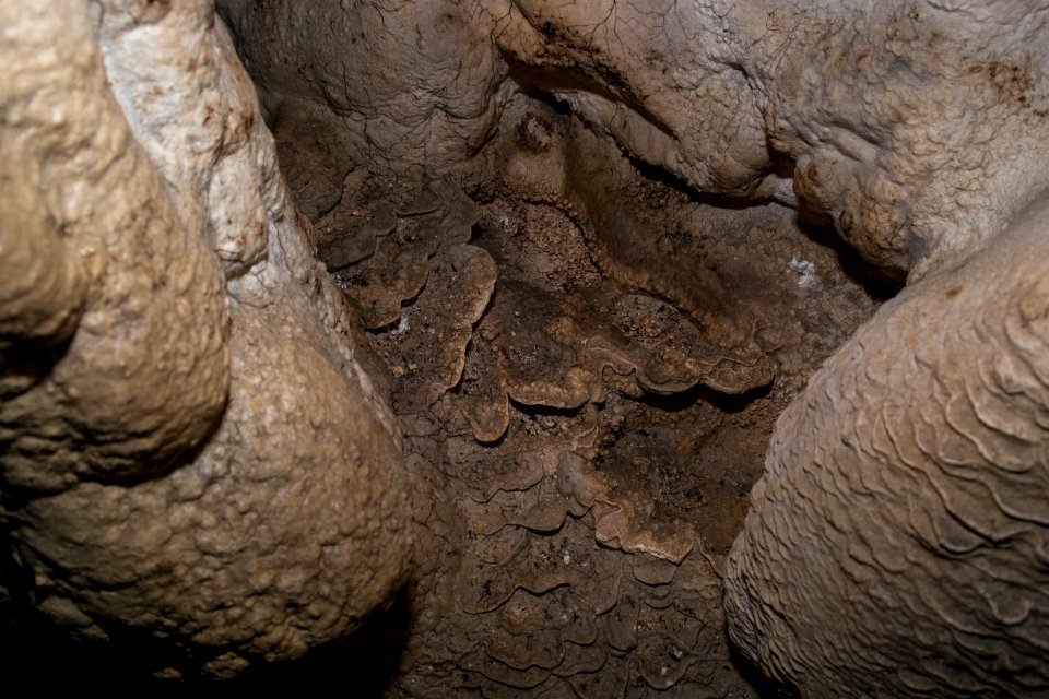 Mäanderhöhle (A 283) 150