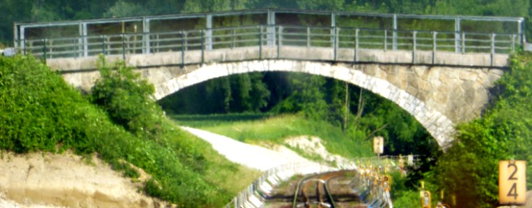 Mühldorf am Inn, Bahnbrücke Mitterfeldweg, 1