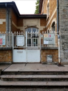 Lyon 8e - Place Général André - Entrée de l'école maternelle Jean Macé