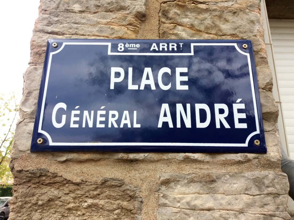 Lyon 8e - Place Général André - Plaque