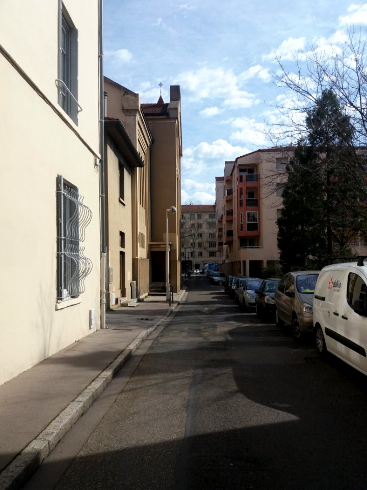 Lyon 8e - Impasse du Presbytère, arrivant sur la route de Vienne