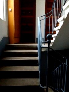 Lyon 8e - Musée urbain Tony Garnier, escalier et rampe