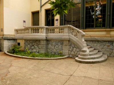 Lyon 8e - Place Ambroise Courtois - Villa Lumière - Escalier extérieur