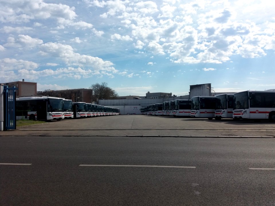Lyon 8e - Rue Audibert et Lavirotte, dépôt des bus TCL