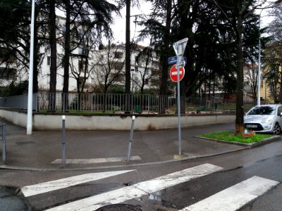 Lyon 8e - Parc Léon Pfeffer, depuis l'angle des rues de Montagny et du Général Gouraud