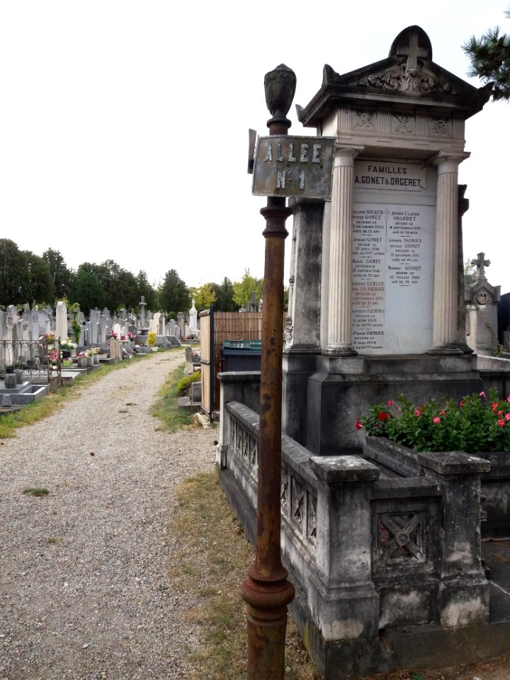 Lyon 8e - Nouveau cimetière de la Guillotière - Allée 1 - Panneau