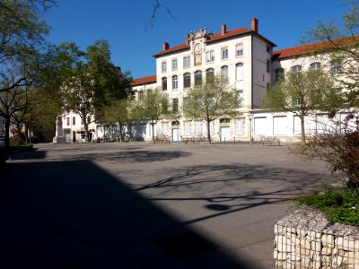 Lyon 8e - Place Belleville - Vers le nord