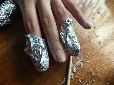 Hands nails the hand
