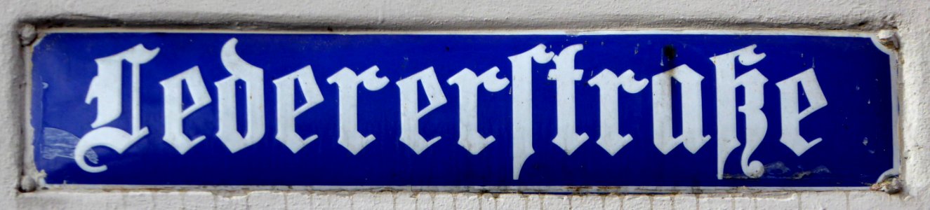 Mühldorf am Inn, Straßenschild "Ledererstraße", 1