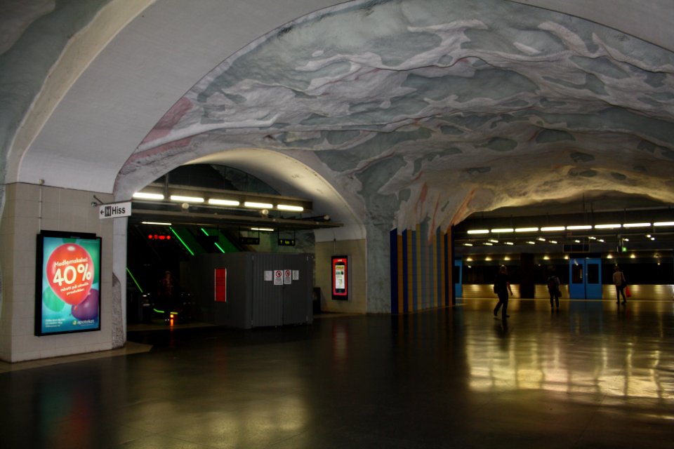 Mörby centrum tunnelbana augusti 2016 - bild 7