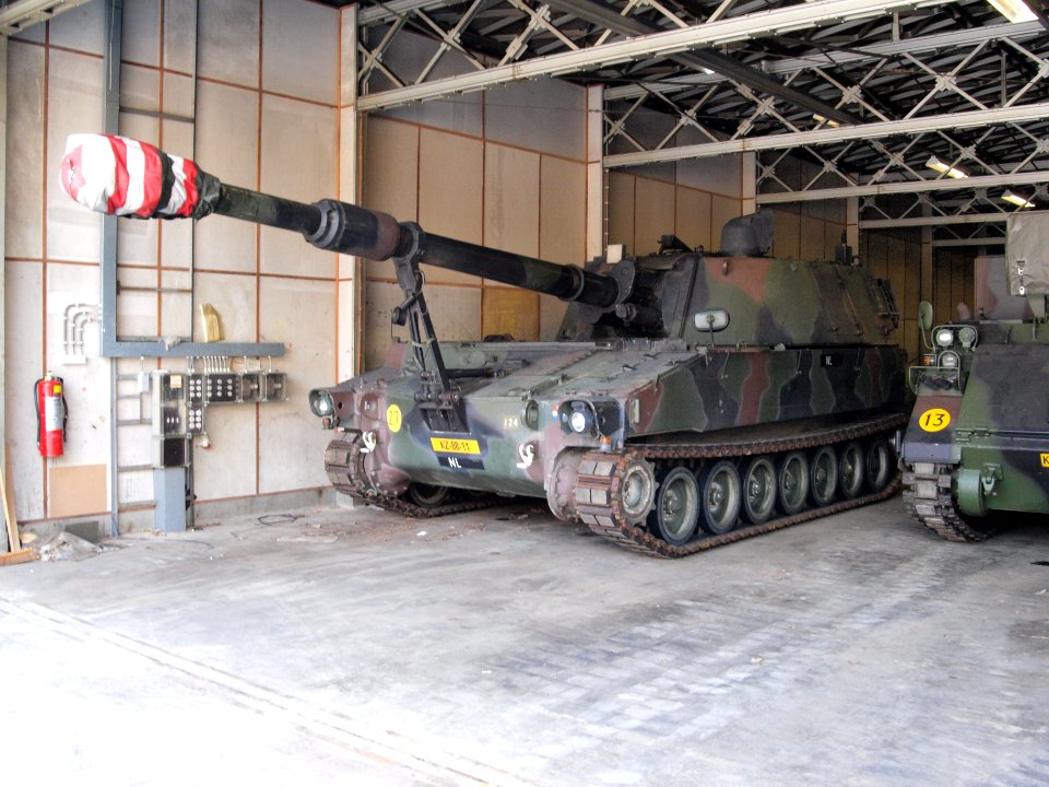 M109A2slashA3 howitzer KZ-88-11 pic3