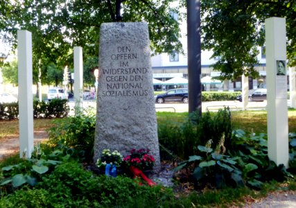 München, Platz der Freiheit, Gedenkstein, 1