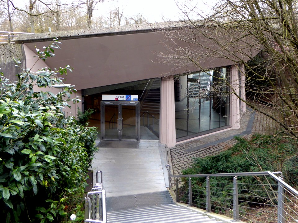 München, U-Bahnhof Harthof, Nordzugang, 1