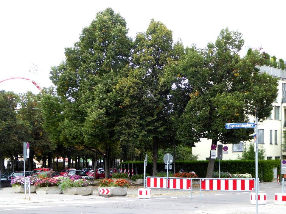 München, Oktoberfest 2016, Absperrung am Esperantoplatz, 1
