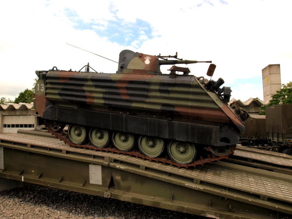 M113 Schutzenpanzer 63 slash 89 pic02-1
