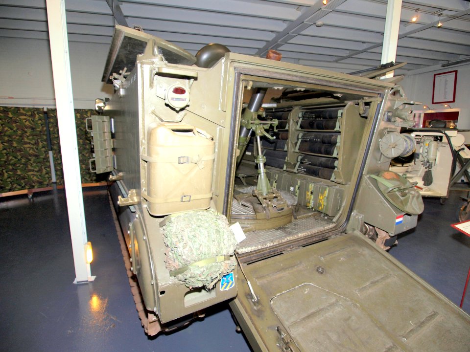 M106 Mortar carrier Dutch army 12002 KU-84-01 pic2