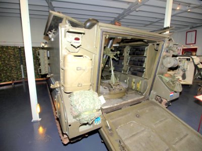 M106 Mortar carrier Dutch army 12002 KU-84-01 pic2