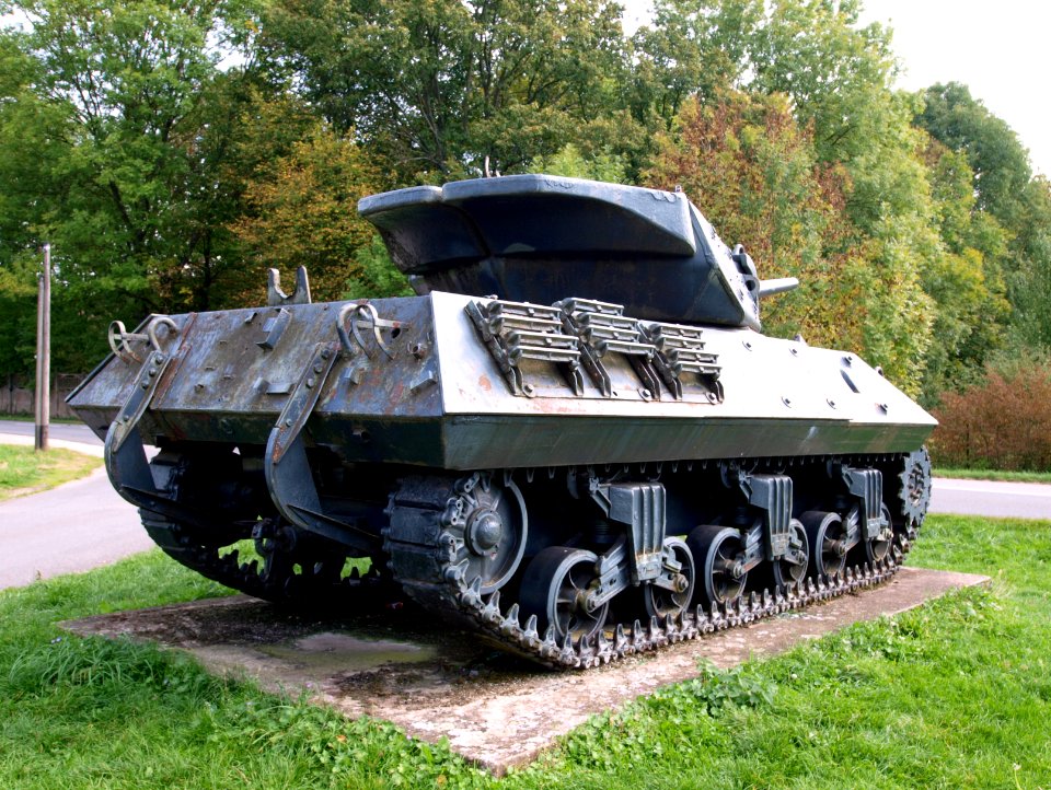 M10 Wolverine TD war memorial at Veckring, France pic5