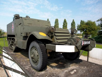 M3 White halftrack at Casemate 35-3 - Marckolsheim, photo 2