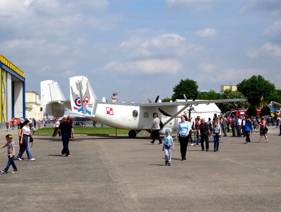 M-28 - Bdg Air Fair 57 5-2016