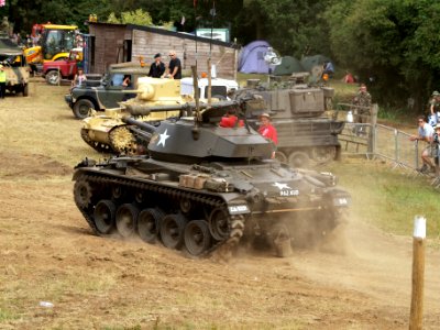 M24 Chaffee named 'Rebel', hoodno USA 30402162 pic1