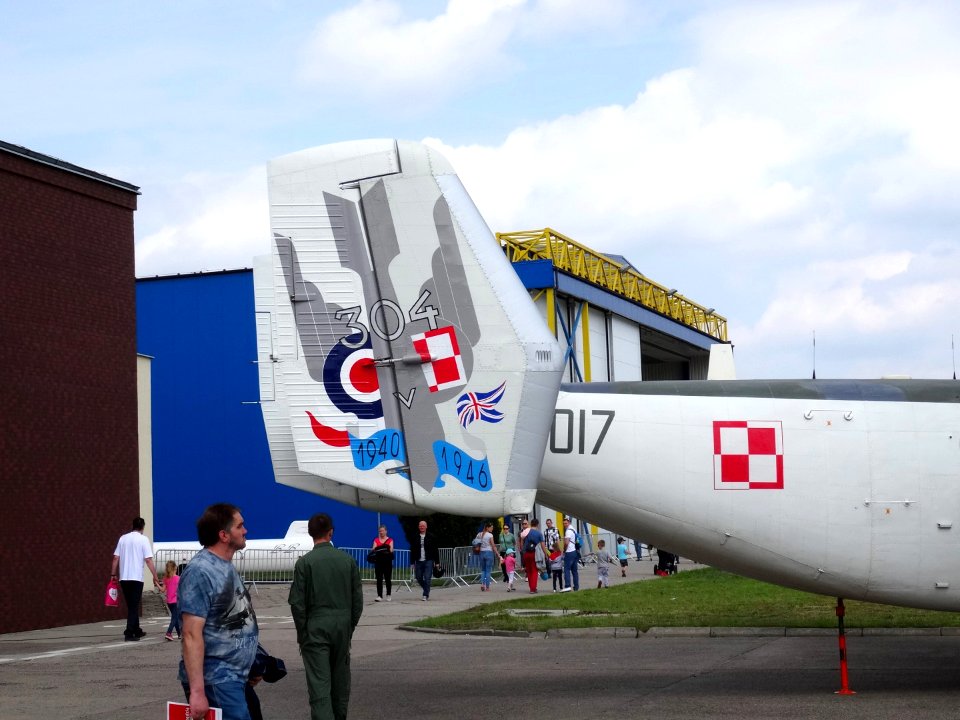 M-28 - Bdg Air Fair 48 5-2016