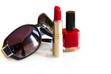 Women's lipstick black glasses