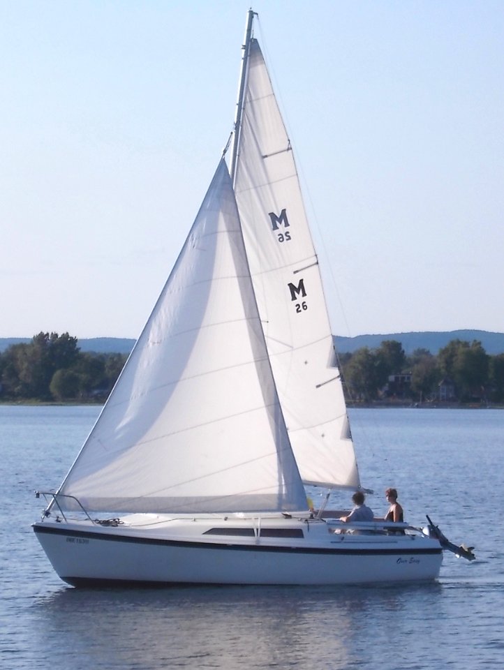MacGregor 26 sailboat 2526