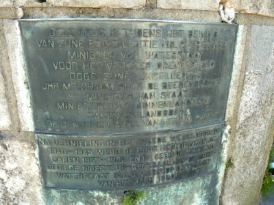 Maastricht-Wilhelminabrug-Vernieling en herbouwd (1)