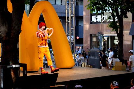 Mac Donald-sponsored kids show at Azabujuban festival