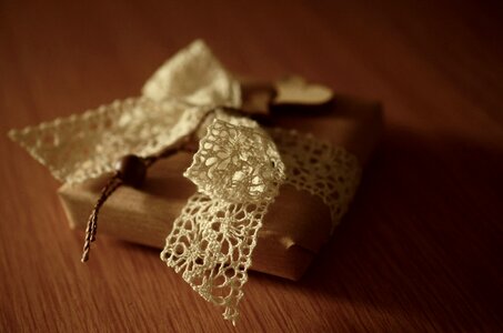 Loop gift packaging