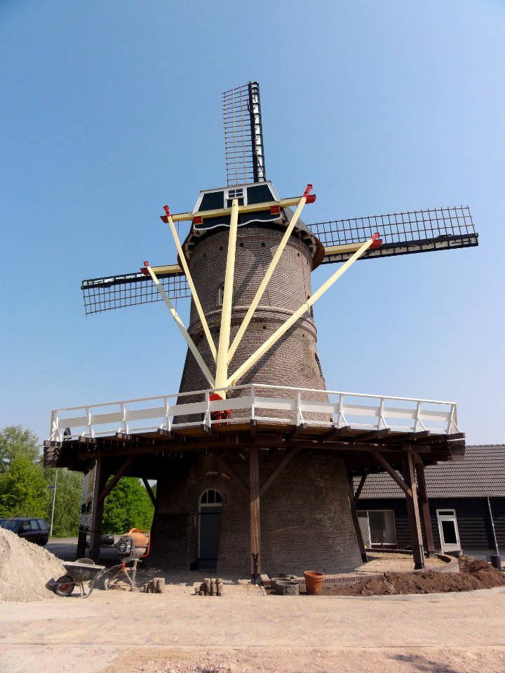 Maasbommel, korenmolen aan Moleneind (1)