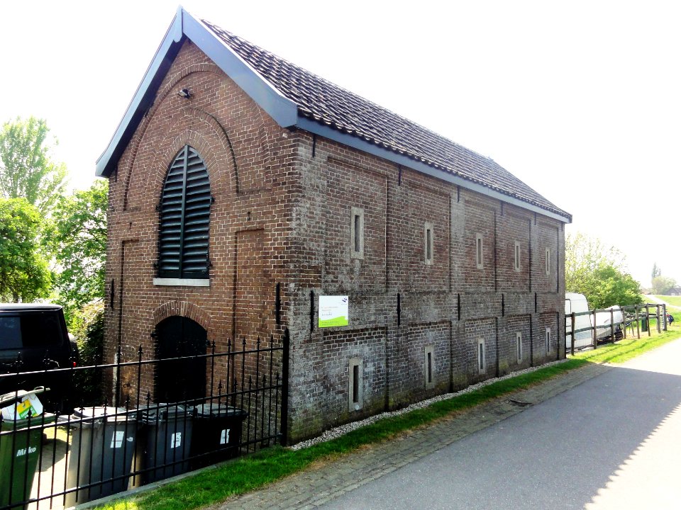 Maasbommel, Rijksmonument 523091 Dijkmagazijn Bovendijk (2)