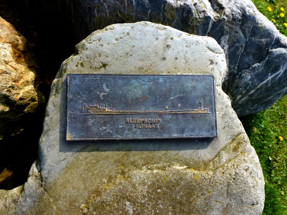 Maasbracht (Maasgouw) relief sleepschip Flamingo