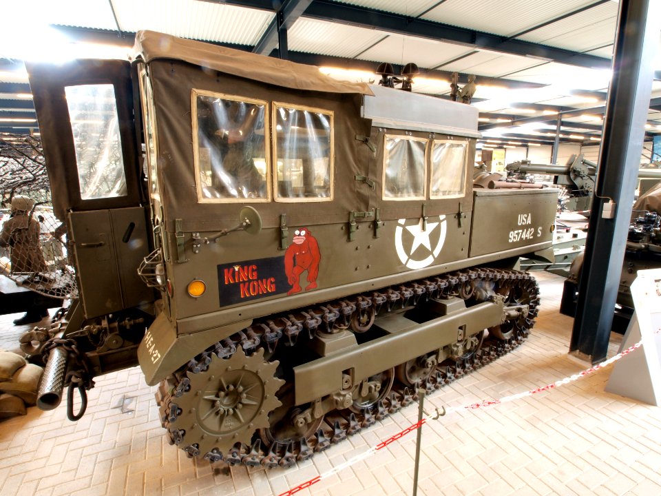 M5 High Speed Tracktor 13-ton Nicknamed 'King Kong' USA 957442 S, 27th vehicle 'A' Company pic1