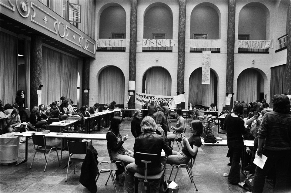 Maagdenhuis weer bezet in verband met protest tegen aantasting van de medezeggen, Bestanddeelnr 929-6865