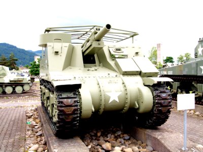 M7 'Priest' pic02