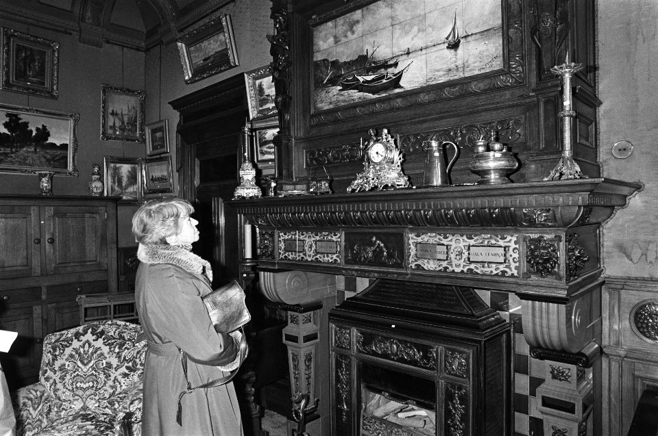 Maandag 3 november vindt in Amsterdam veiling inboedel Villa Betty ( Overtoom 26, Bestanddeelnr 931-1211