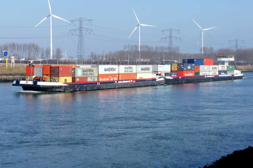 Mürren ENI 07001811, Grindelwald ENI 07001731 op het Hartelkanaal, pic4