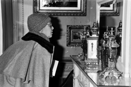 Maandag 3 november vindt in Amsterdam veiling inboedel van Villa Betty ( Overtoo, Bestanddeelnr 931-1213