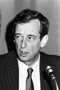 Maandelijkse persconferentie VNO-voorzitter Van Lede in Den Haag VNO-voorzitter , Bestanddeelnr 933-1962