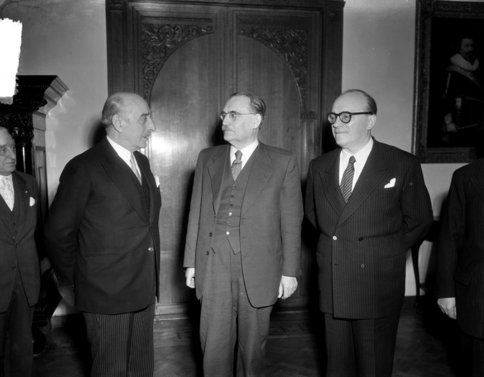 Maarschalk Alexandros Papagos, premier van Griekenland, ontvangen door minister-, Bestanddeelnr 906-2775