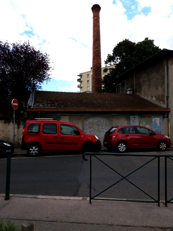 Lyon 5e - Rue de la Favorite - École Ferdinand Buisson, cheminée